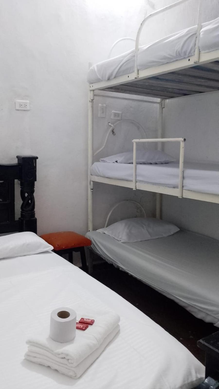 Hostal #10-33 Cartagena Esterno foto