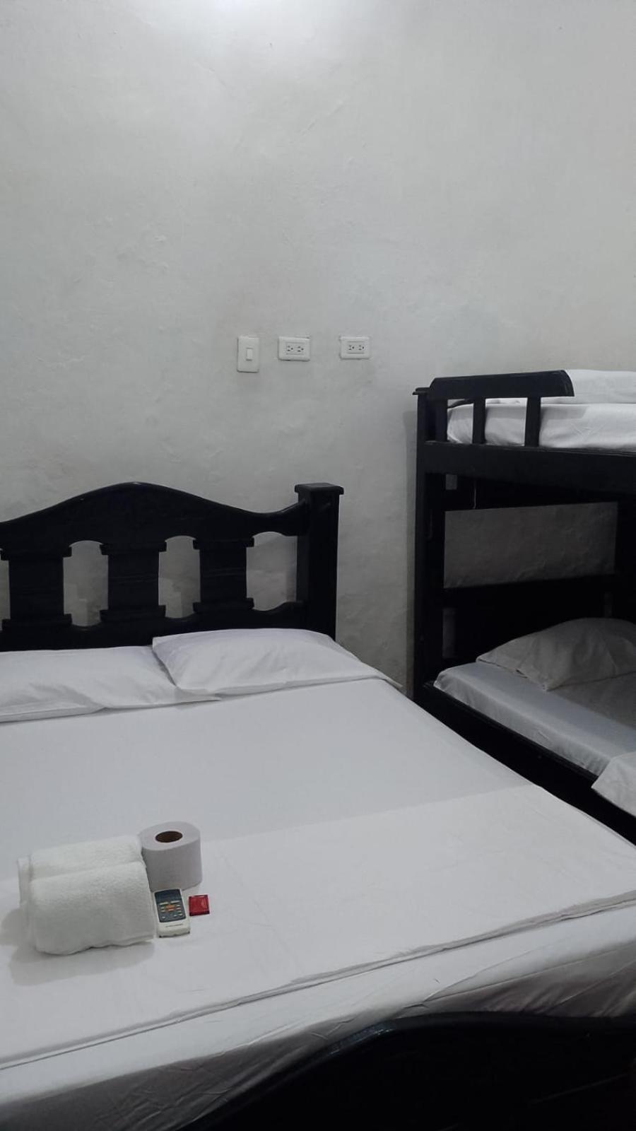 Hostal #10-33 Cartagena Esterno foto